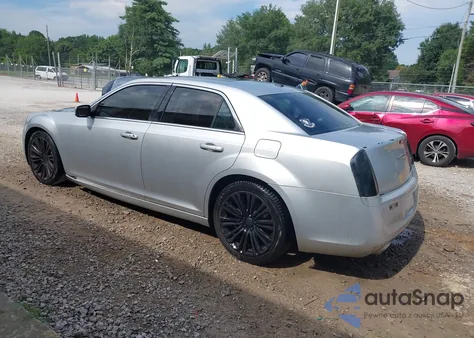 2012 Chrysler 300 S V8 z USA, uszkodzony, nr VIN 2C3CCADT0CH311897